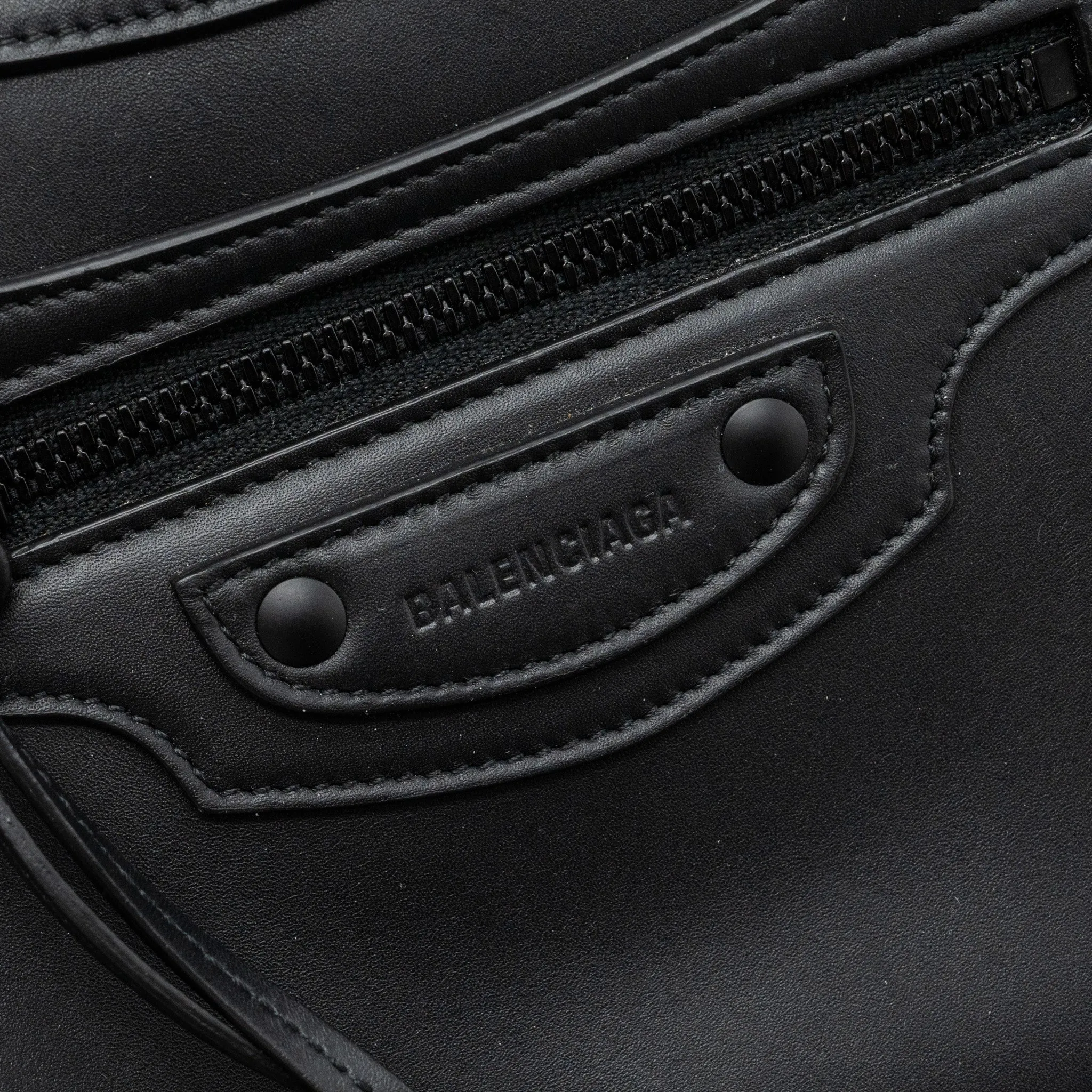 Balenciaga Neo Classic Small Handbag Calfskin Black black/ruthenium hardware