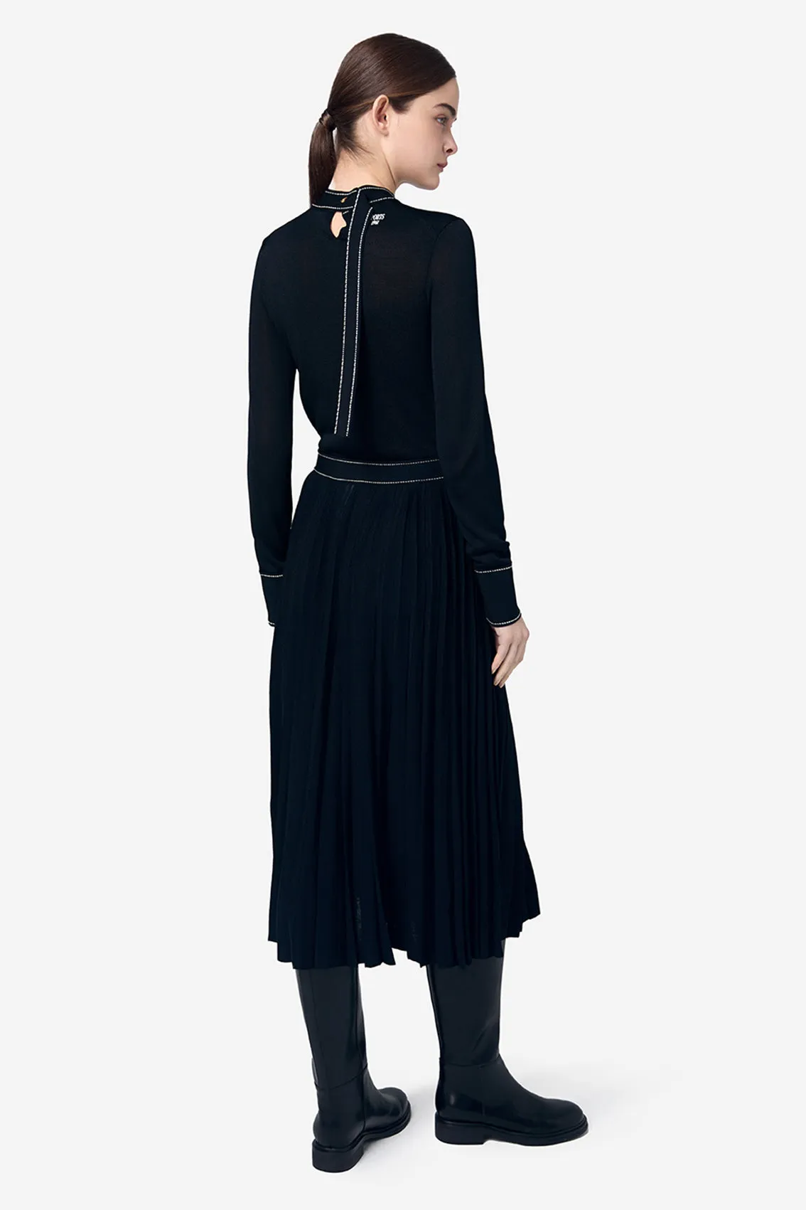 BLACK CONTRAST STITCHING ROUND-NECK KNITWEAR