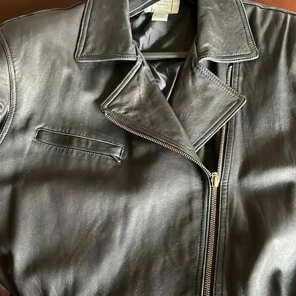 Boundary Waters  Premium Black Leather Moto jacket Size Large