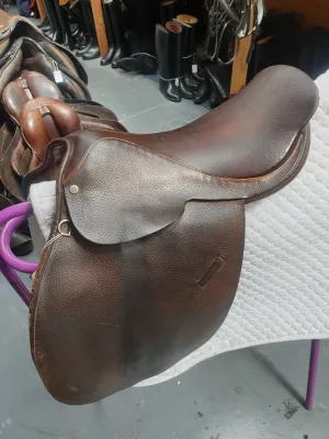 Brown 15.5" 20th century medium english leather saddle