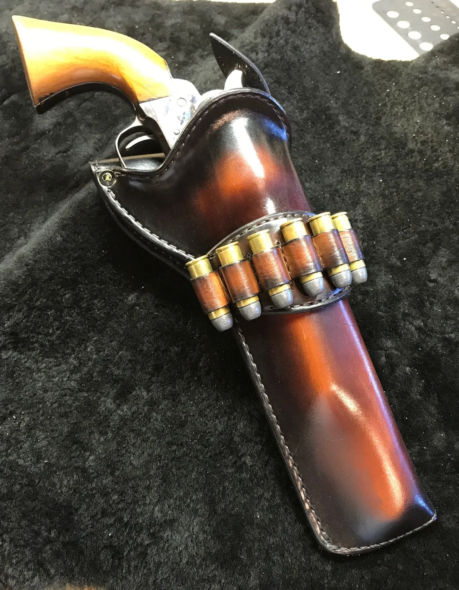 Colt Single Action 45 LC 7 1/2" Holster w/ Bullet Loops