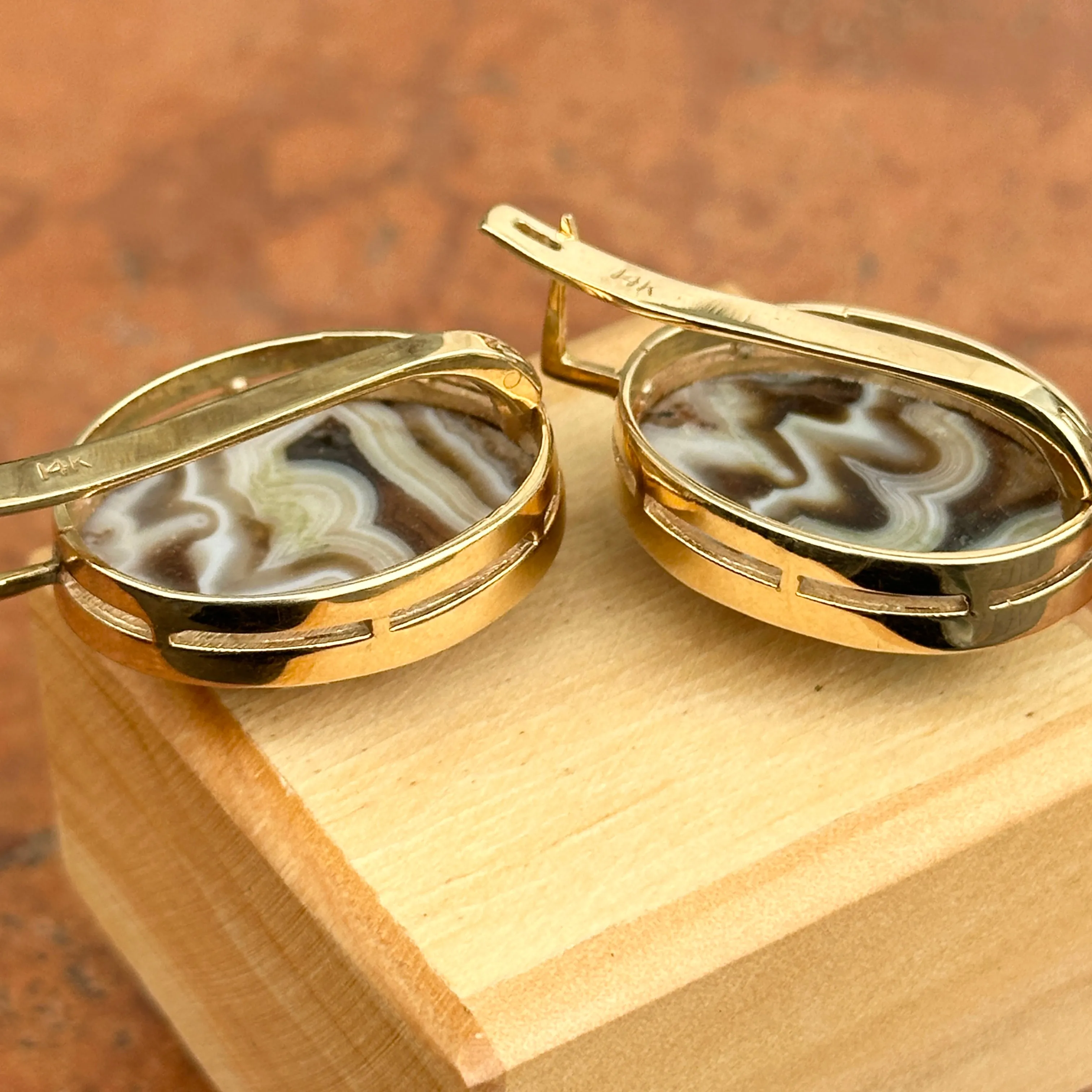 Estate 14KT Yellow Gold Oval Agate Drop Earrings