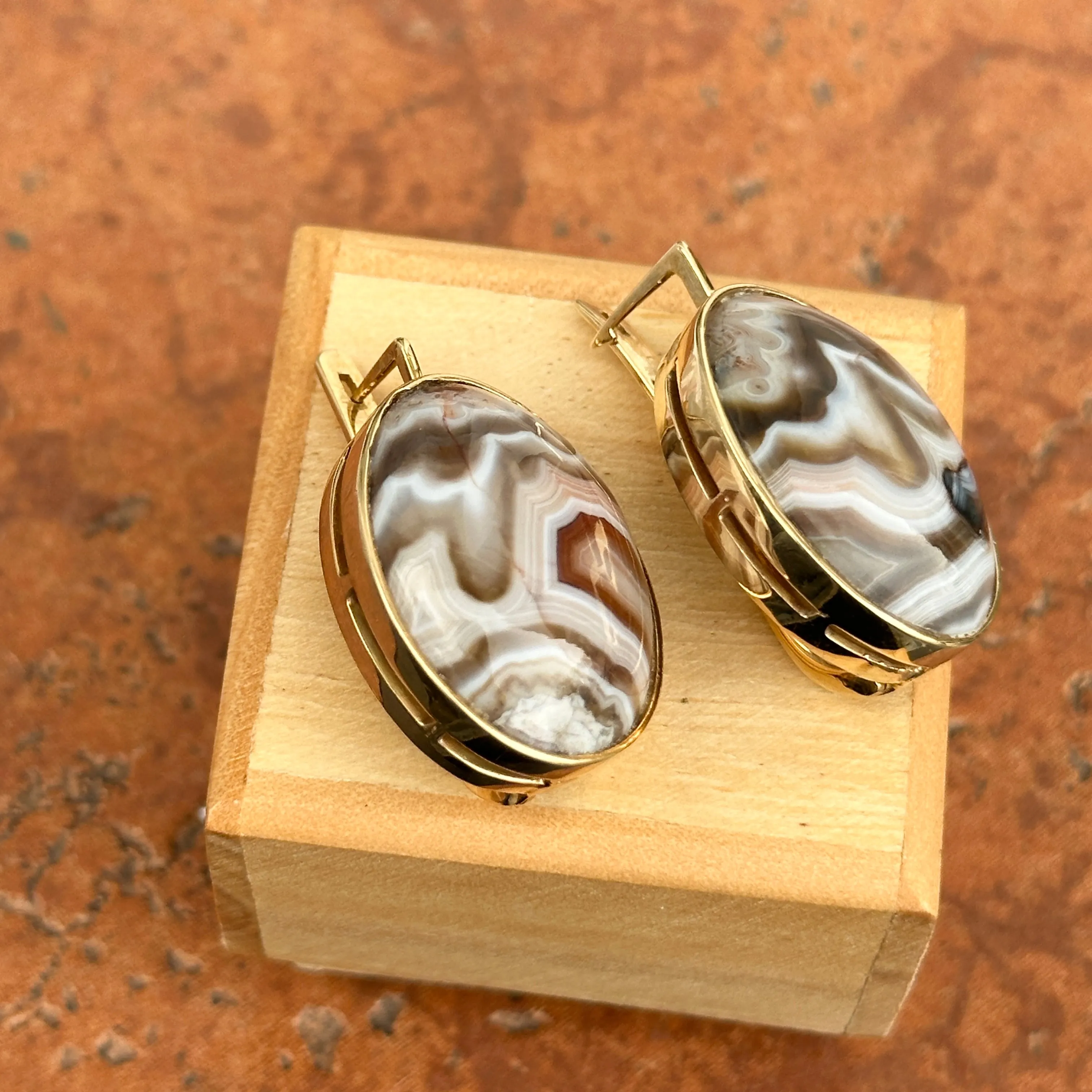 Estate 14KT Yellow Gold Oval Agate Drop Earrings