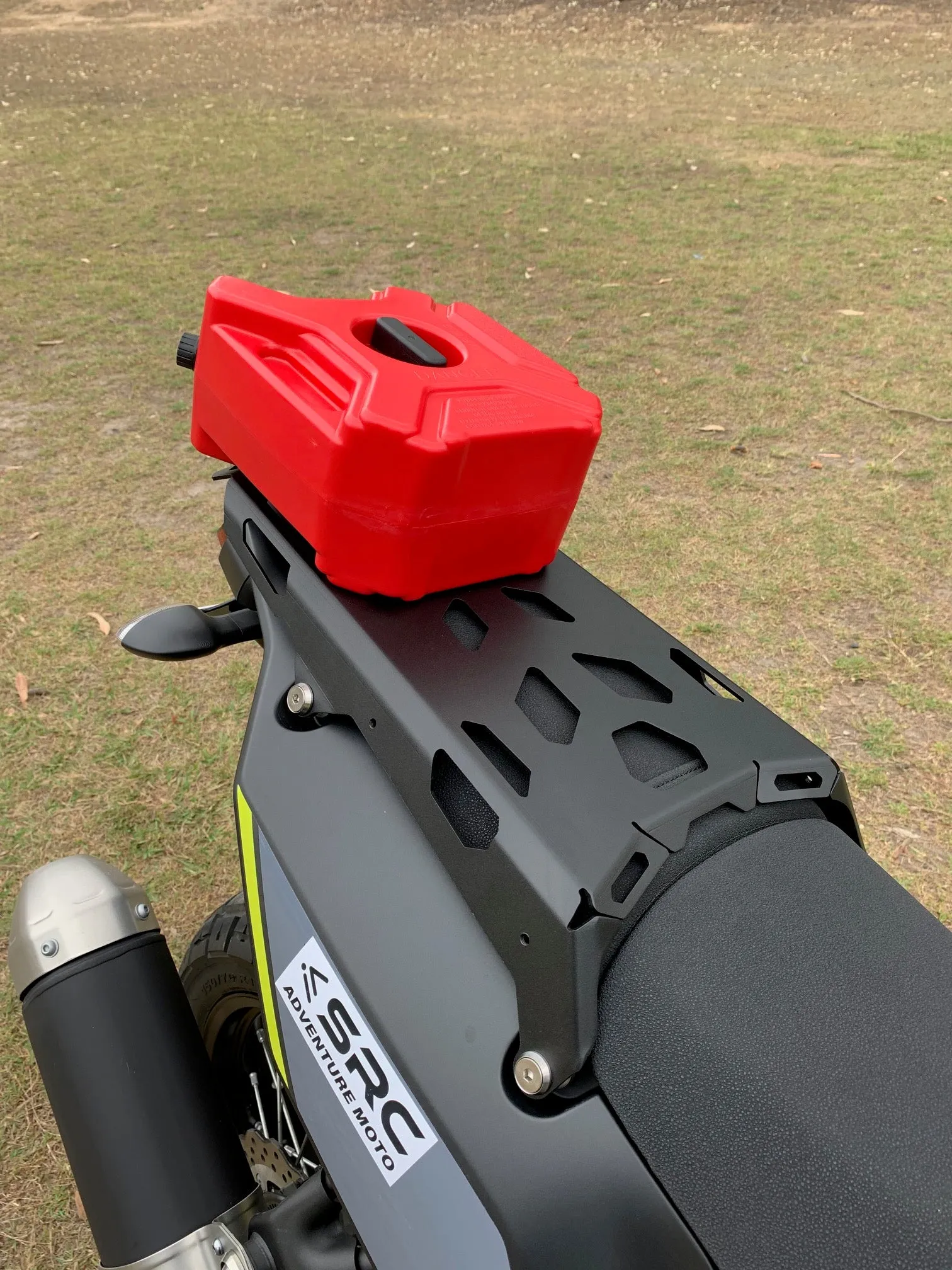 Fuel Tank - 3L   mounting bracket