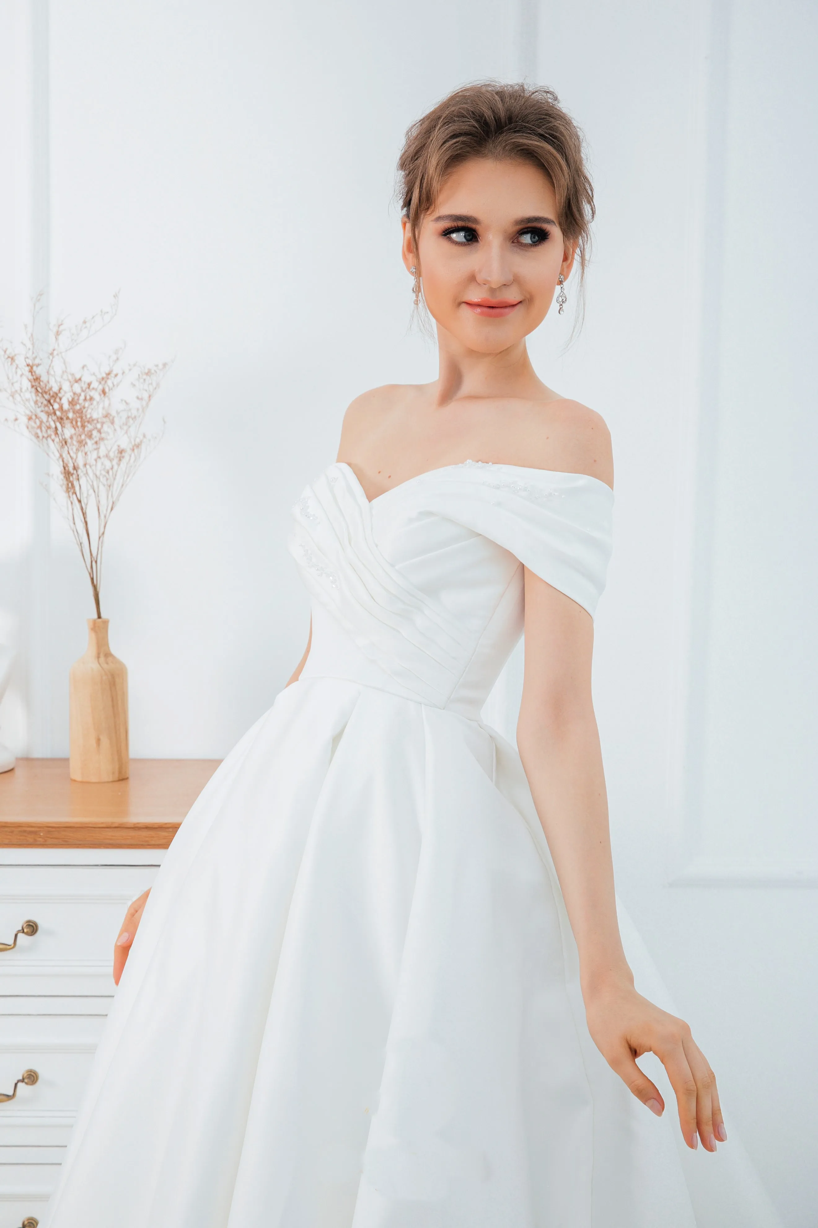 HALI Handmade Satin Crystal Beading Wedding Dress