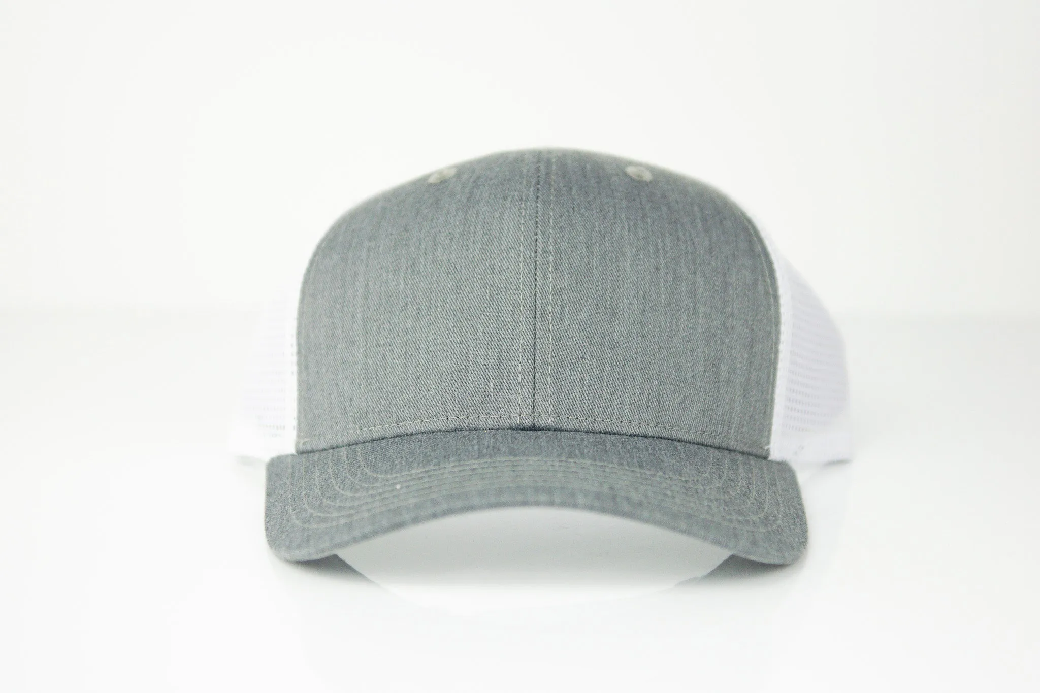 HEATHER GRAY AND WHITE MESH SNAPBACK HAT
