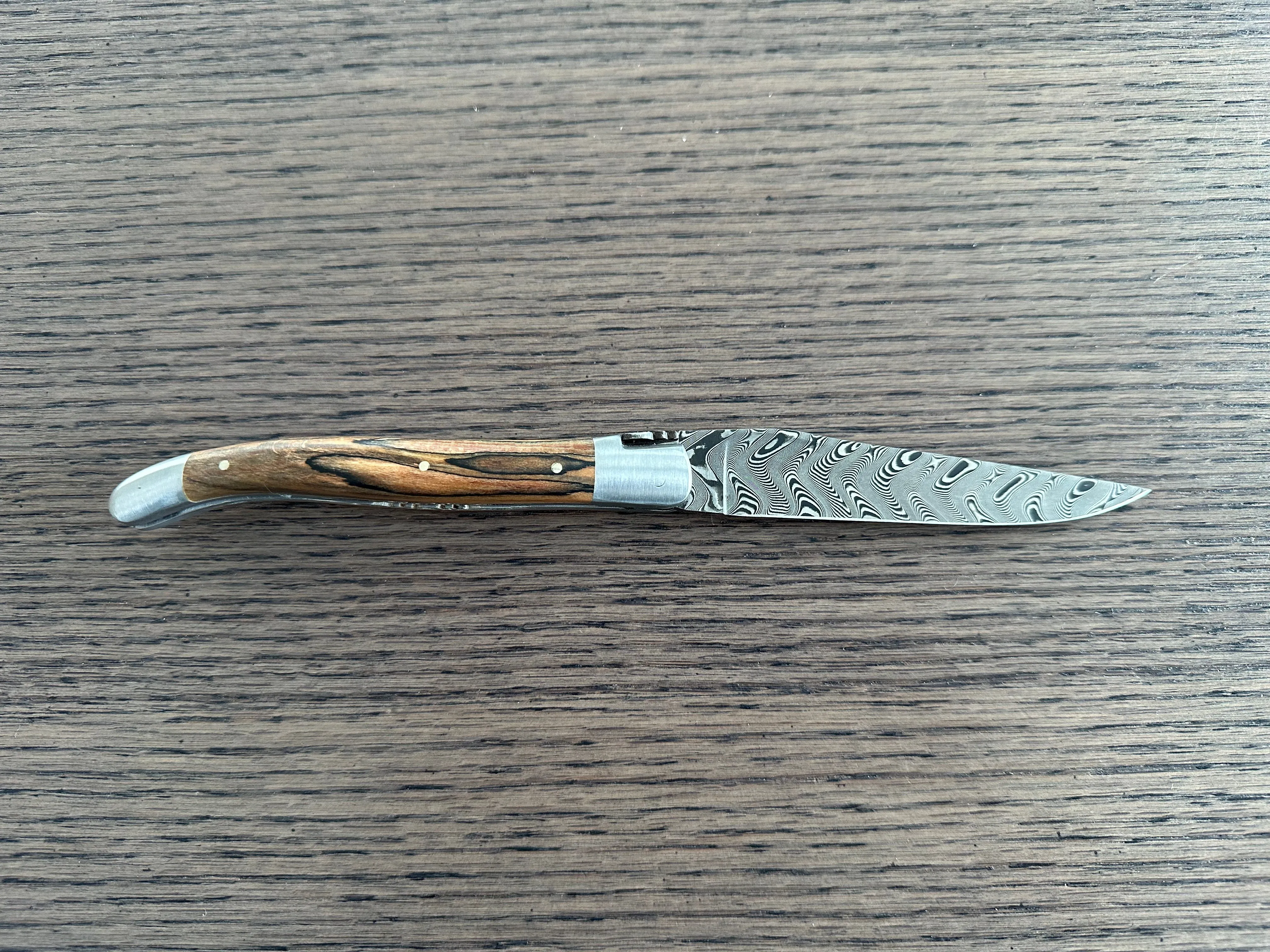 Laguiole en Aubrac Handcrafted Double Carved Plates Damascus Blade Multipurpose Knife, Aubrac Wood Handle, Special Forged Bee, 4.75-in