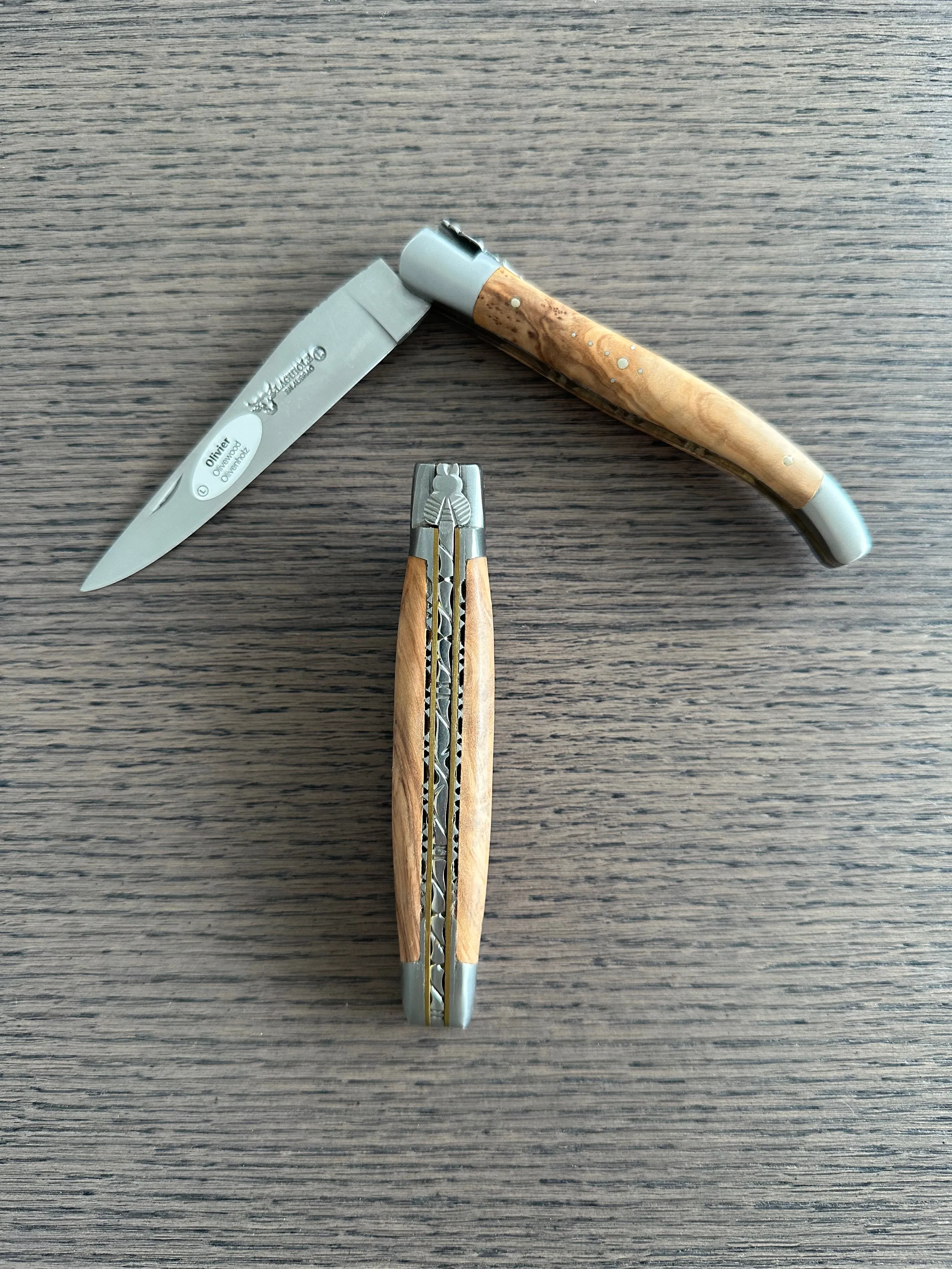 Laguiole en Aubrac Handcrafted Multilayer Damascus Double Plate Multipurpose Knife With Olive Wood Handle, 4.75-Inches