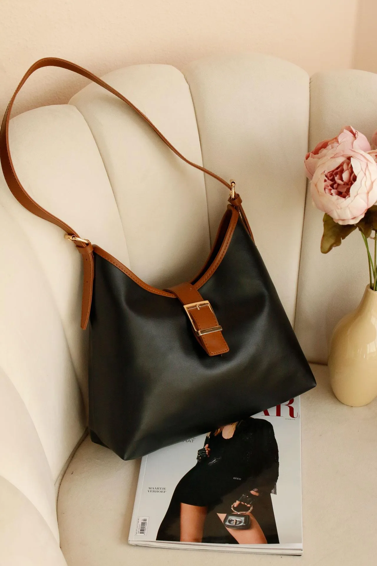 <tc>Sac à main et à épaule vintage Asya avec détail de boucle dorée - Noir

</tc>