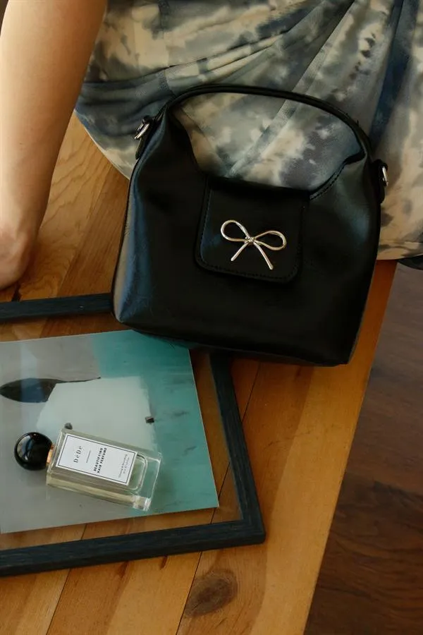 <tc>Sac à main pour femme Ribbon Noir.

</tc>