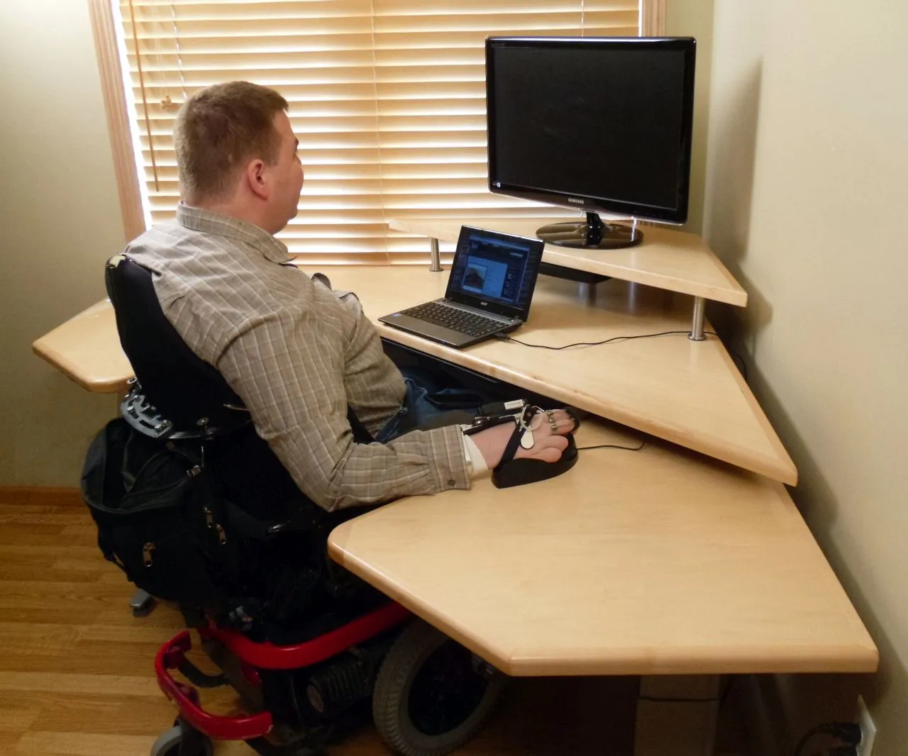Maverick Corner Desk ideal for Quadriplegics in a Power Wheelchair - FREE USA SHIPPING
