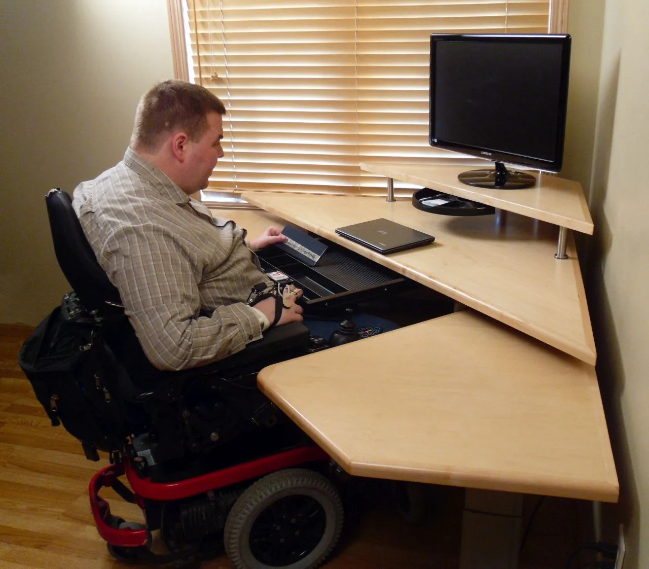 Maverick Corner Desk ideal for Quadriplegics in a Power Wheelchair - FREE USA SHIPPING