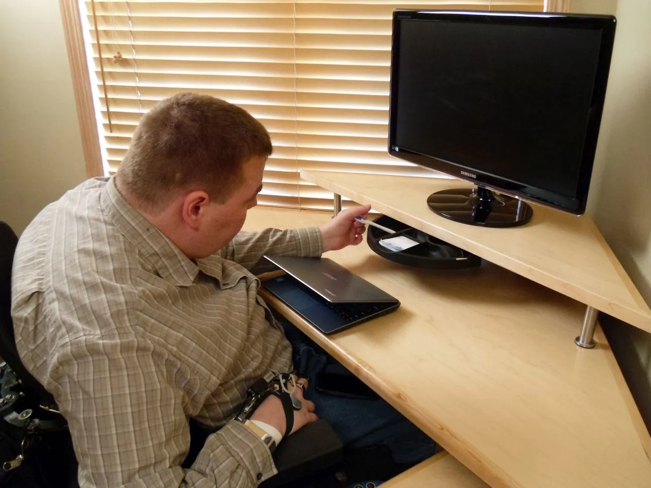 Maverick Corner Desk ideal for Quadriplegics in a Power Wheelchair - FREE USA SHIPPING