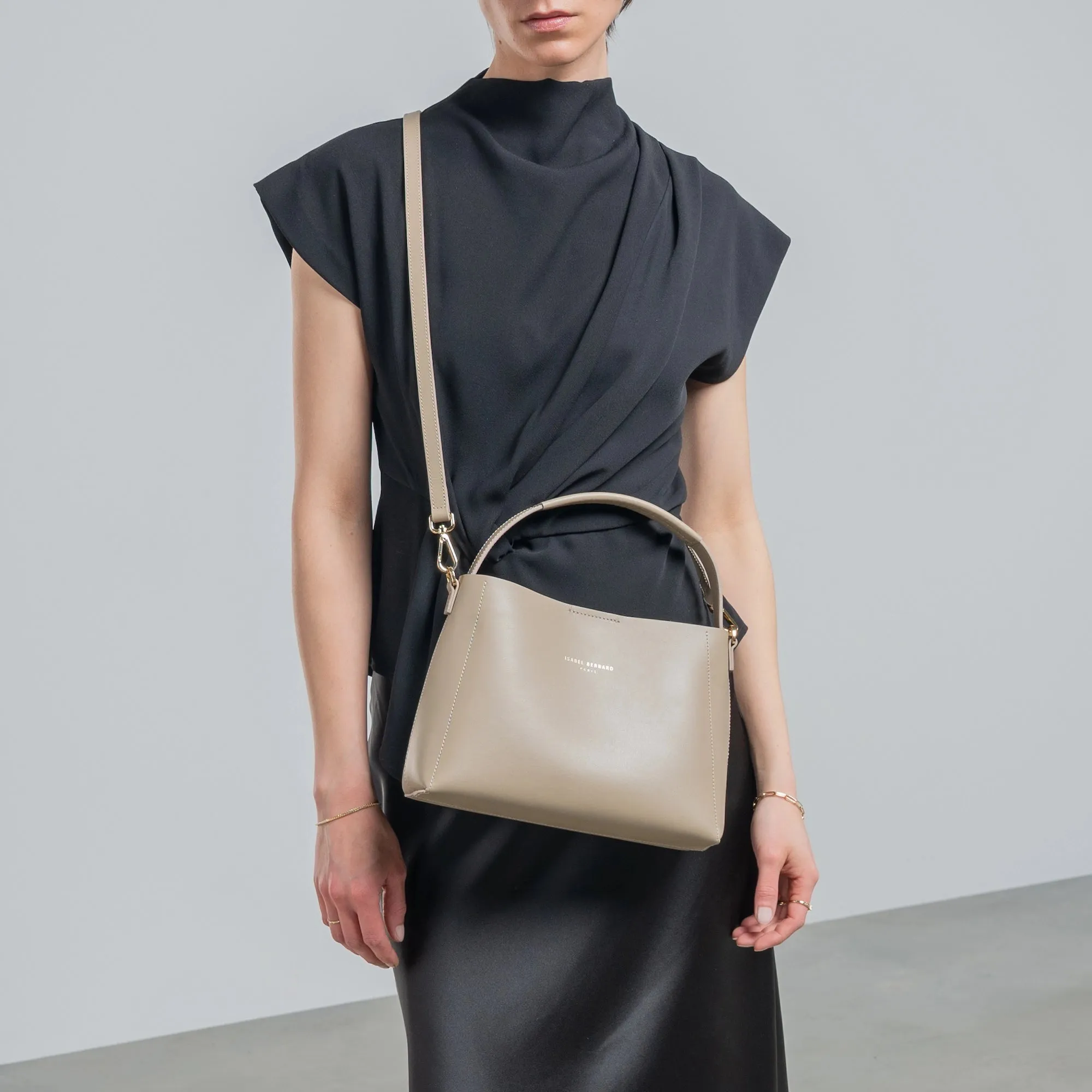 Montmartre Béatrice Midi taupe vegetable tanned leather handbag