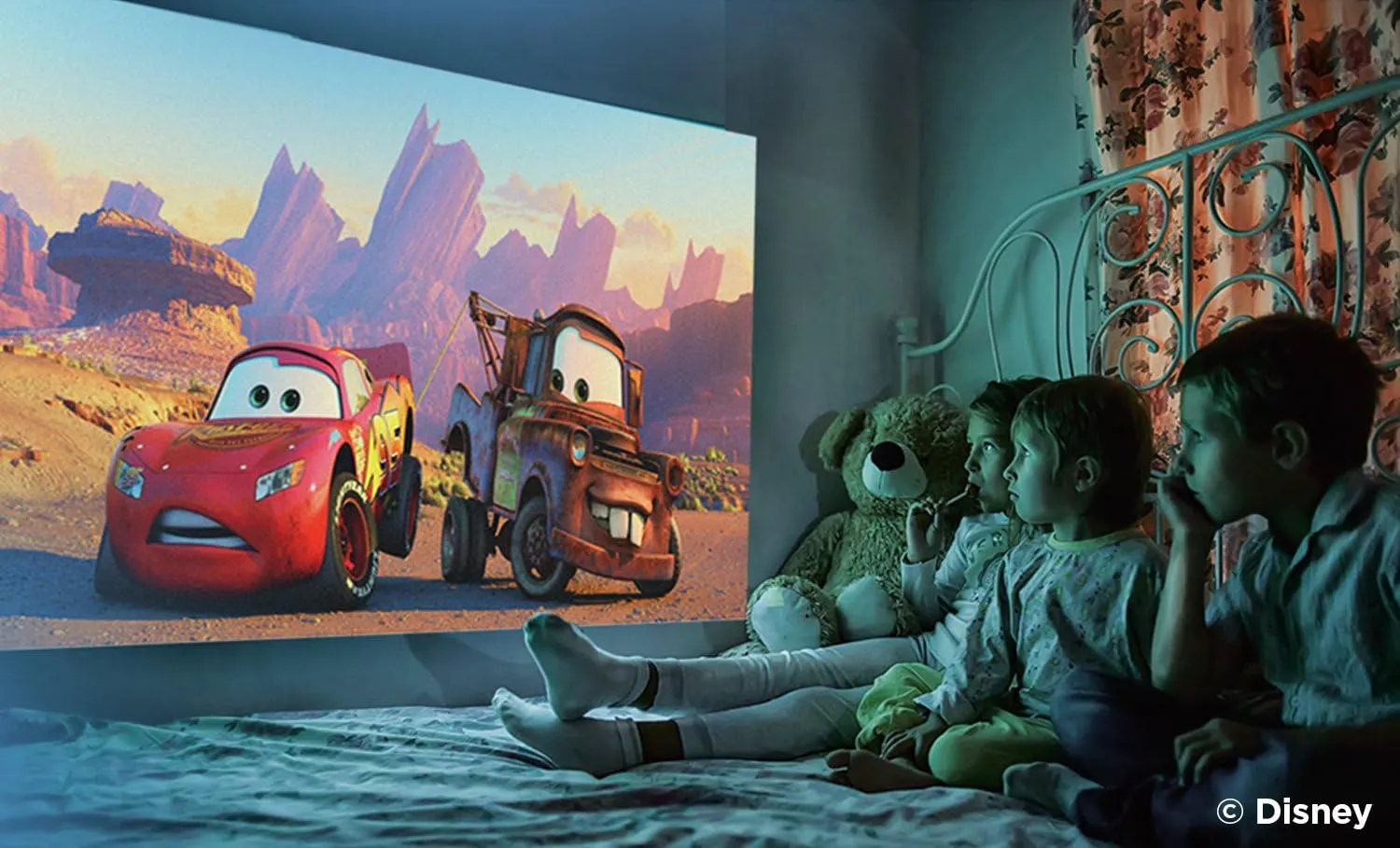 NEW CINEMOOD Portable Movie Theater - Includes Educational Disney Content, Streams Netflix, Videos and YouTube - Anytime, Anyplace - Includes Box, No Manual - Retails $299 