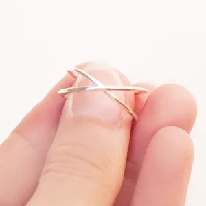 Ring Criss Cross Minimalist in Sterling Silver