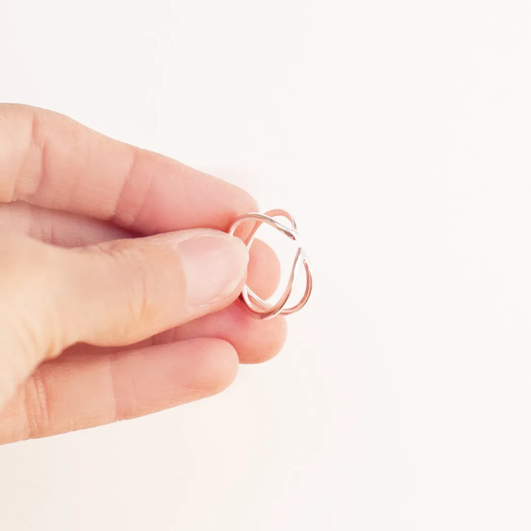 Ring Criss Cross Minimalist in Sterling Silver