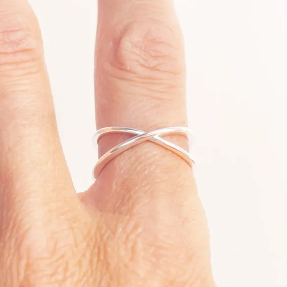 Ring Criss Cross Minimalist in Sterling Silver