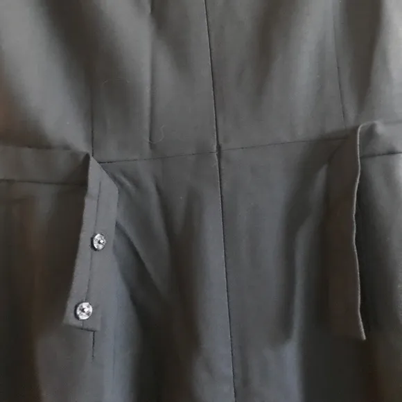Tahari sz 4