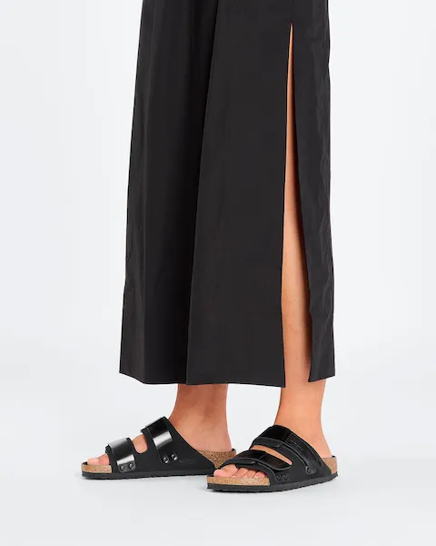 Uji: Black