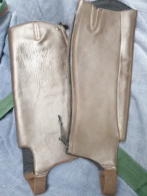 Used extra small adults brown leather Dublin chaps ✅️